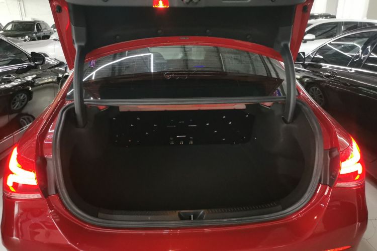 奔驰A级 2021款 A 200 L 运动轿车时尚型局部细节23