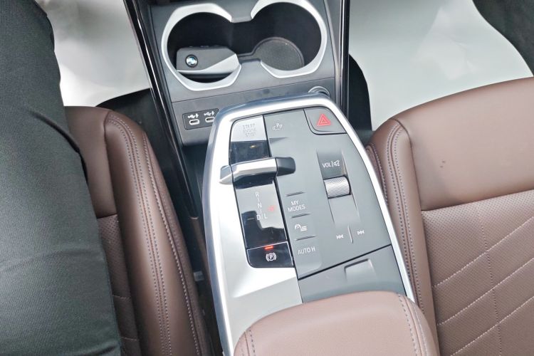 宝马X1 2023款 sDrive25Li X设计套装中控内饰18