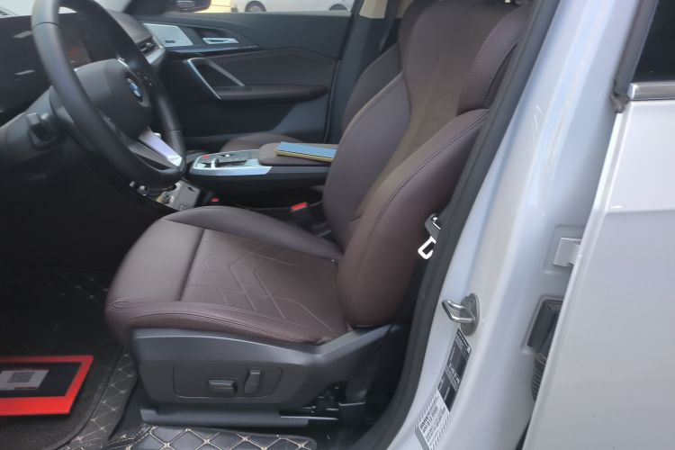 宝马X1 2023款 sDrive25Li X设计套装中控内饰19