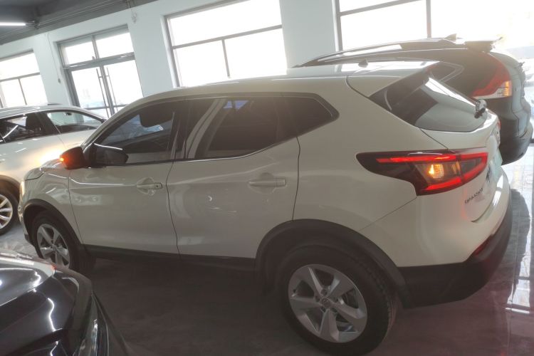 日产 逍客 2019款 2.0L CVT智享版车身外观4