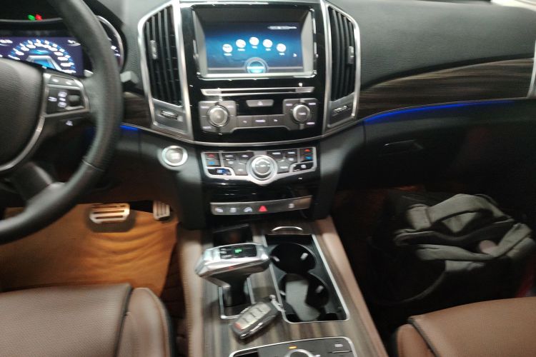 哈弗H9 2017款 2.0T 柴油四驱尊享型 5座中控内饰16