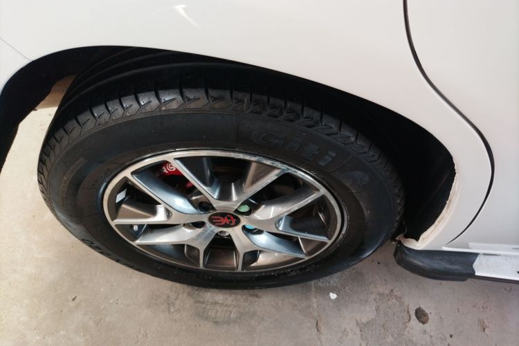 比亚迪 宋 2016款 盖世版 1.5TID 自动精英型车身外观6002