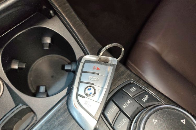 宝马5系 2014款 525Li 豪华设计套装中控内饰11