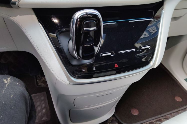 别克GL8 2020款 Avenir艾维亚 四座尊礼版局部细节18