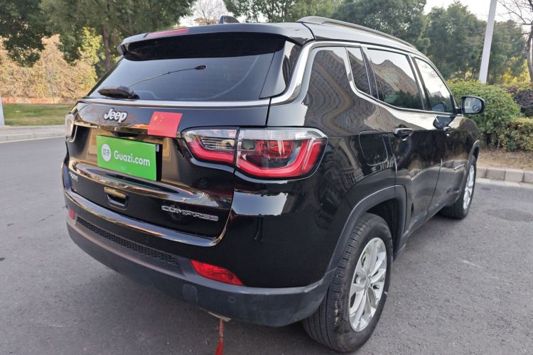 Jeep 指南者 2021款 220T 自动精英版车身外观6005