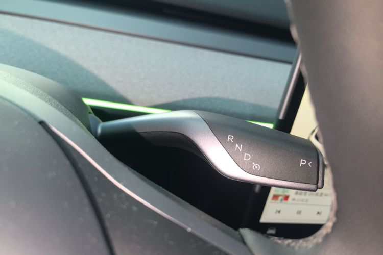 特斯拉 Model Y 2024款 后轮驱动版中控内饰18