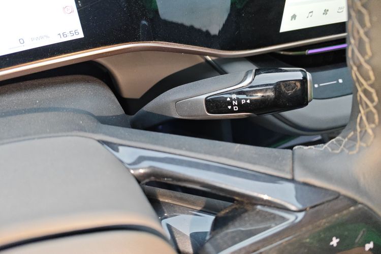 红旗EH7 2024款 690 Pro中控内饰18