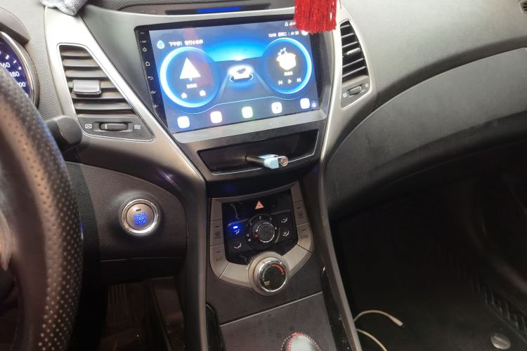 现代 朗动 2013款 1.6L 自动领先型中控内饰16