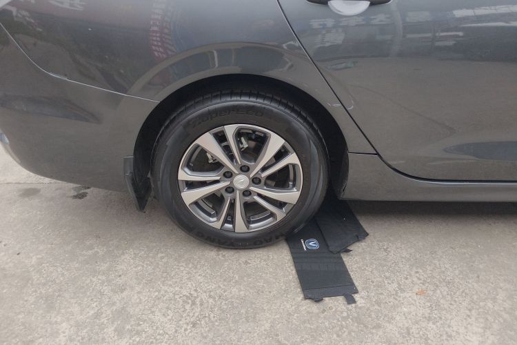 长安 逸动 2024款 PLUS 蓝鲸NE 1.4T GDI DCT高能版车身外观6008