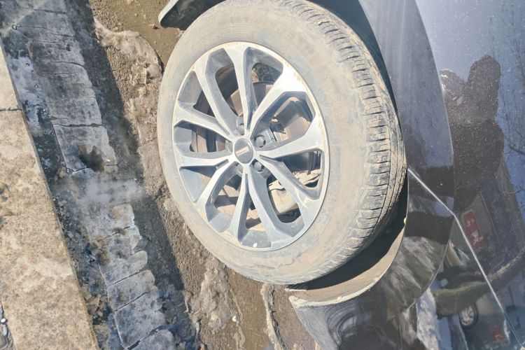 魏牌 VV7 2017款 2.0T 超豪型车身外观10