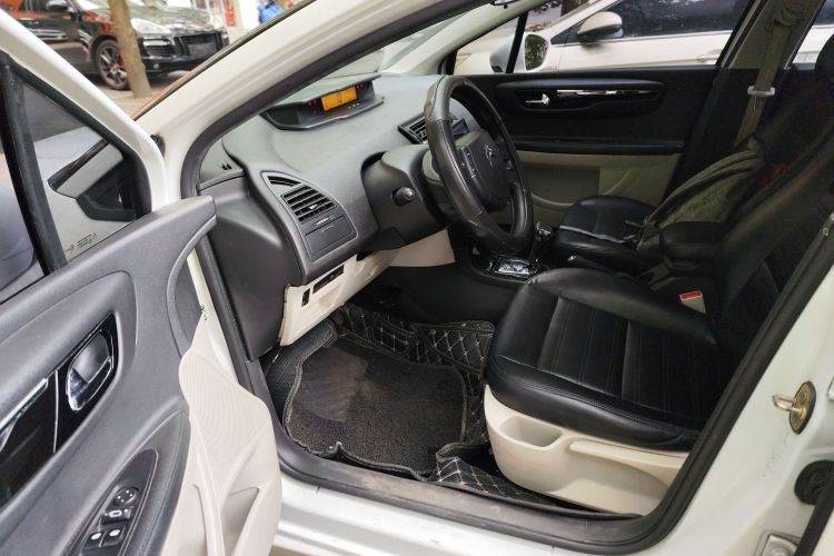 雪铁龙 世嘉 2014款 VTS版 1.6L 自动品尚型中控内饰20