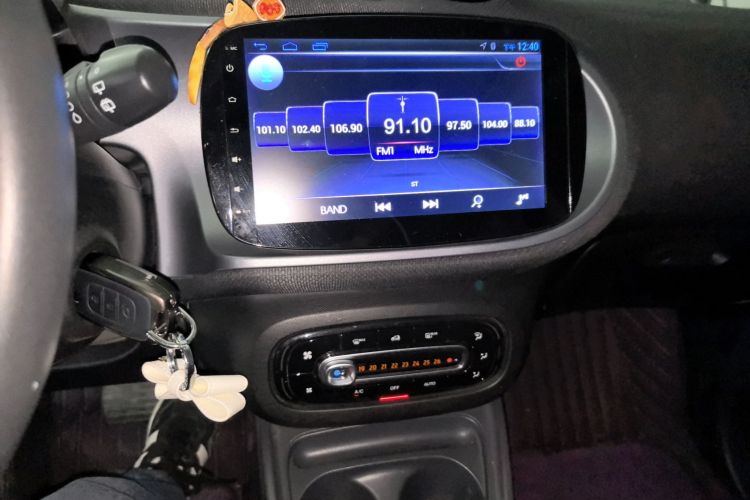 smart forfour 2018款 1.0L 52千瓦激情版中控内饰16