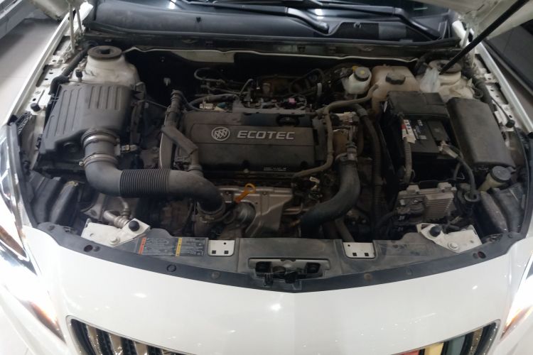 别克 君威 2015款 1.6T 精英技术型机舱底盘24