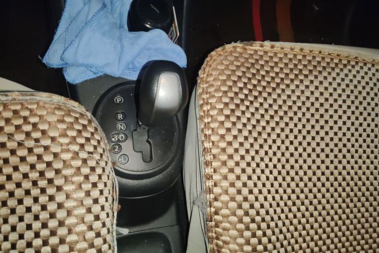 铃木 奥拓 2013款 1.0L 自动豪华型中控内饰18