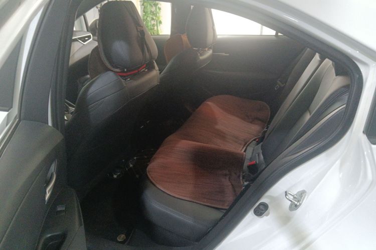 丰田 雷凌 2022款 双擎 1.8H E-CVT豪华版中控内饰21