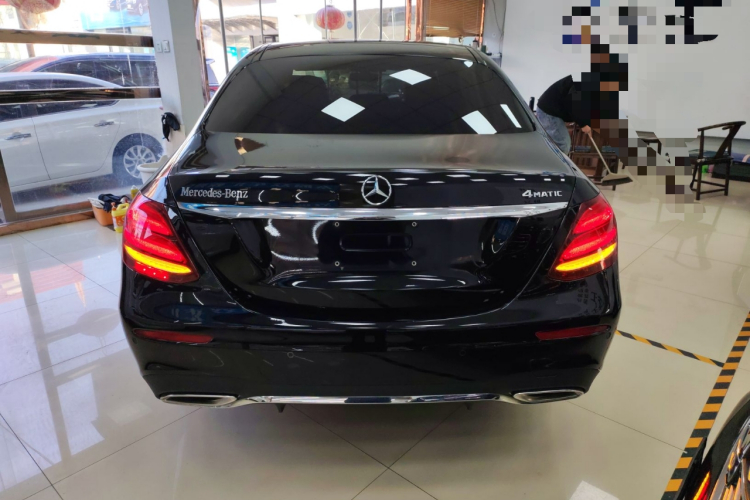 奔驰E级 2018款 E 200 L 运动型 4MATIC车身外观6