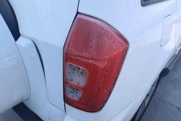 奇瑞 瑞虎3 2014款 1.6L 手动智尚版车身外观9