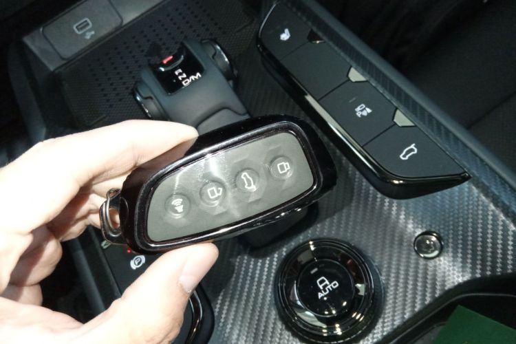 哈弗大狗 PLUS 2023款 2.0T 两驱潮野版Plus中控内饰7001