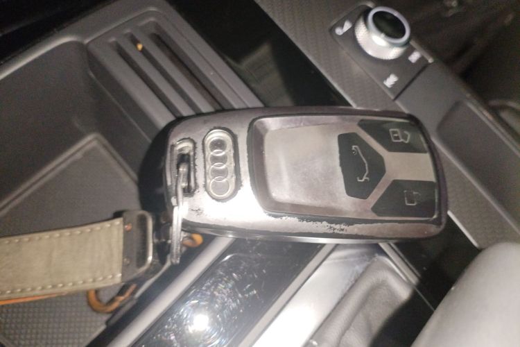 奥迪Q5L 2024款 40 TFSI 豪华动感型中控内饰7001