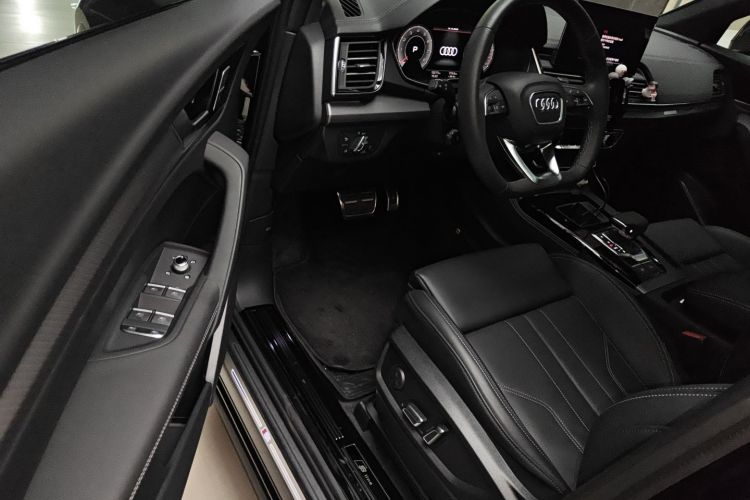 奥迪Q5L 2024款 40 TFSI 豪华动感型中控内饰7003