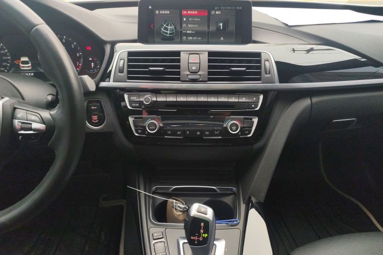 宝马3系GT 2020款 320i M运动套装中控内饰16