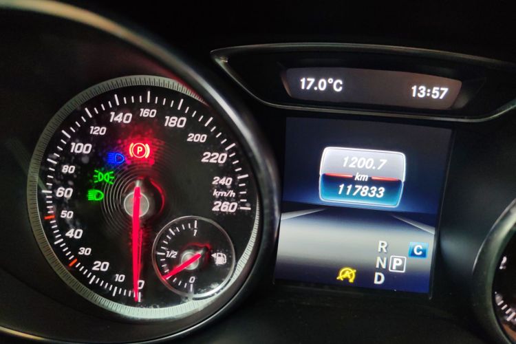 奔驰CLA 2018款 CLA 200 动感型中控内饰14