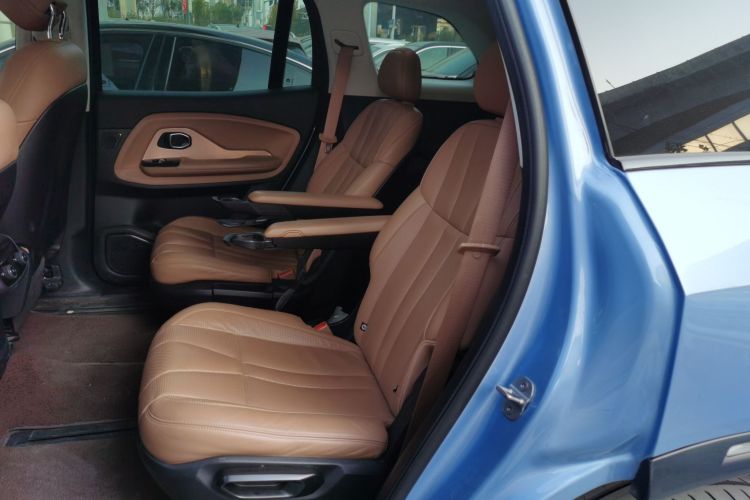 蔚来ES8 2018款 355KM 基准版 六座版中控内饰7004