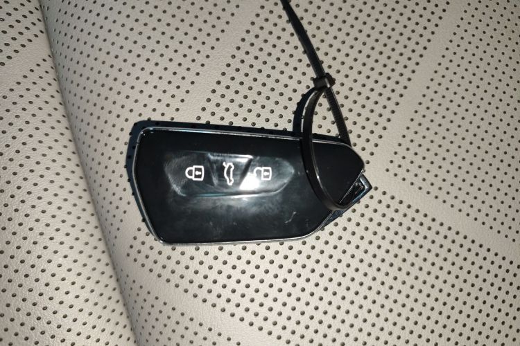 大众 高尔夫 2025款 300TSI R-Line中控内饰11