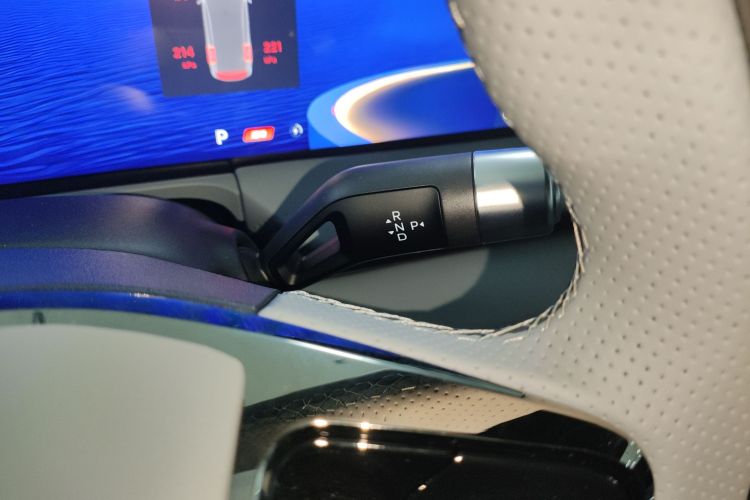 吉利银河 银河E8 2025款 575km 探索智驾版中控内饰18