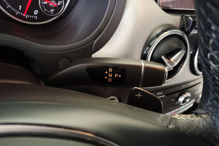 奔驰B级 2015款 B 200 豪华型中控内饰18