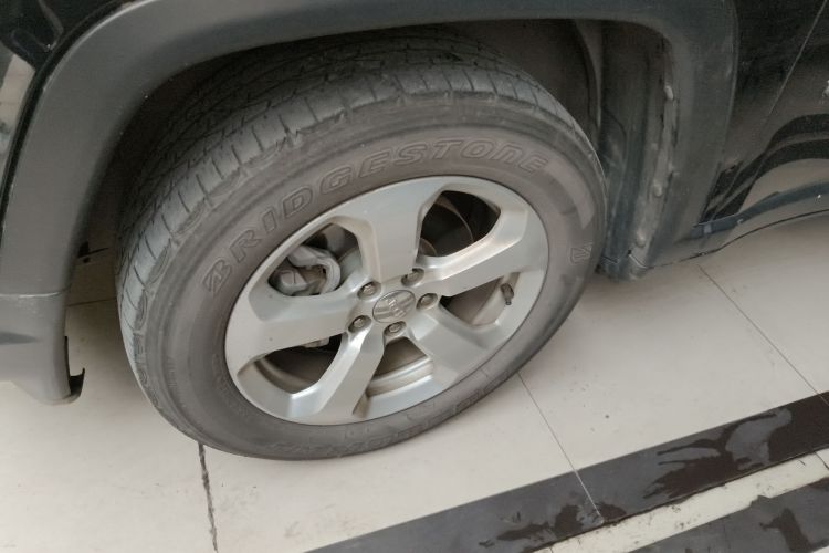 Jeep 指南者 2019款 220T 自动悦享版车身外观35