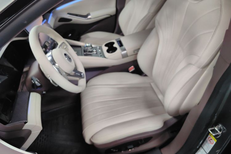 腾势Z9GT 2024款 1100四驱Max版中控内饰19