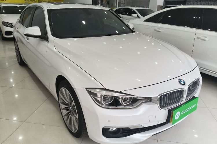 宝马3系 2019款 320Li 时尚型车身外观3