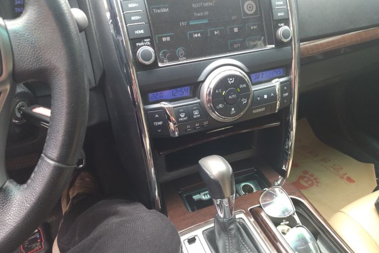 丰田 锐志 2013款 2.5V 菁锐版中控内饰16