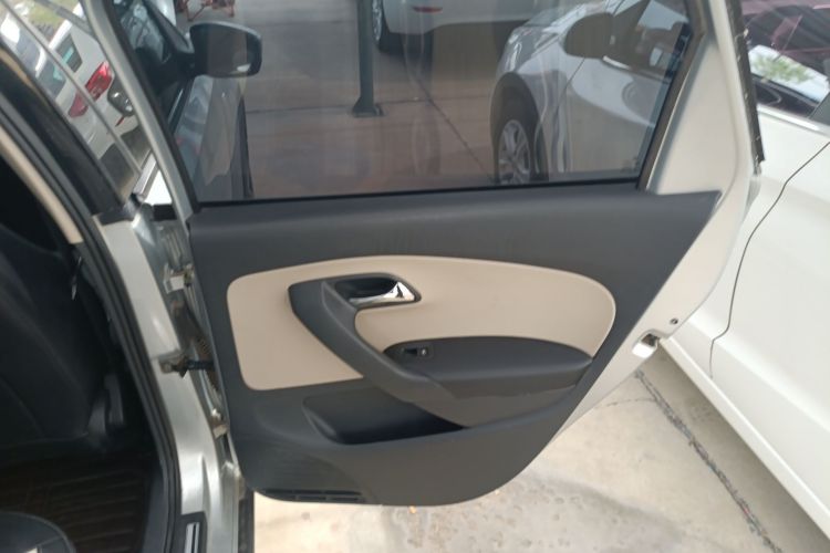 大众 2012款 1.6L Cross Polo AT中控内饰45