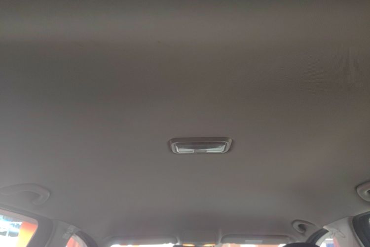 一汽 森雅R7 2016款 1.6L 手动豪华型局部细节22