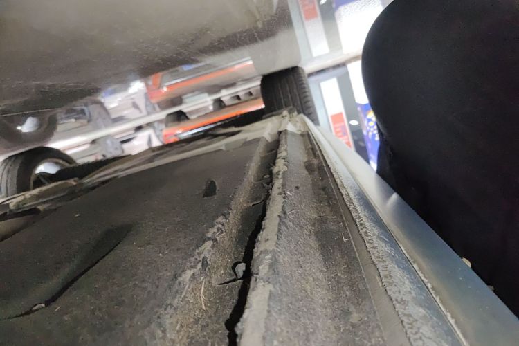 奥迪A4L 2018款 30周年年型 40 TFSI 进取型局部细节9001