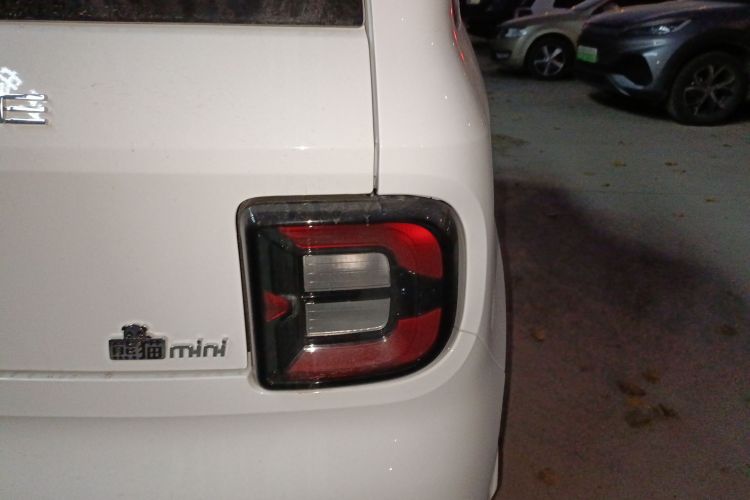 吉利银河 熊猫 2025款 210km 元气熊车身外观9