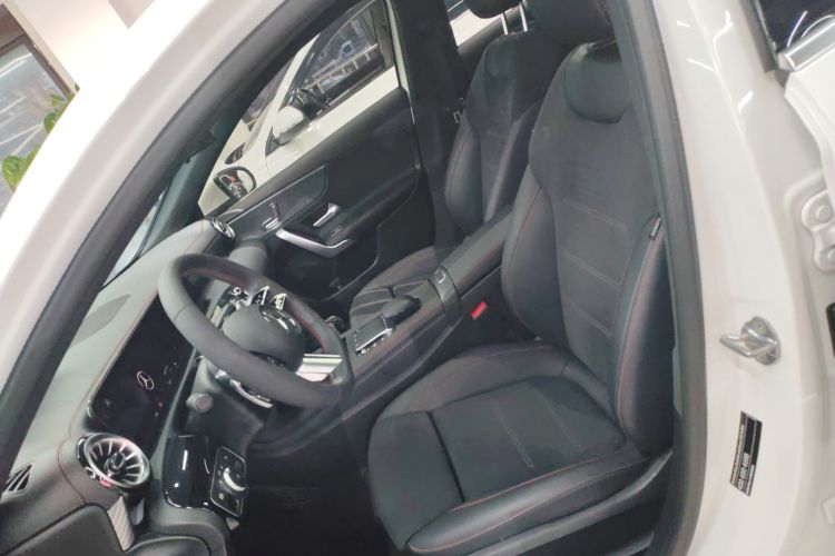 奔驰A级 2023款 A 200 L 时尚型中控内饰19