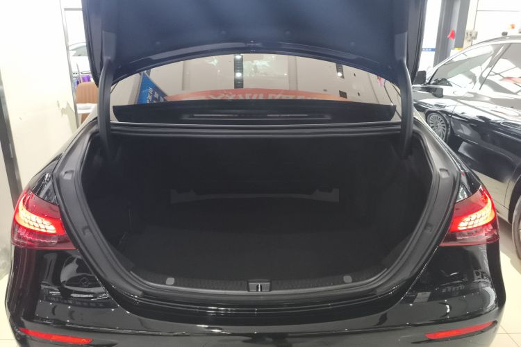 奔驰E级 2023款 E 300 L 时尚型机舱底盘23