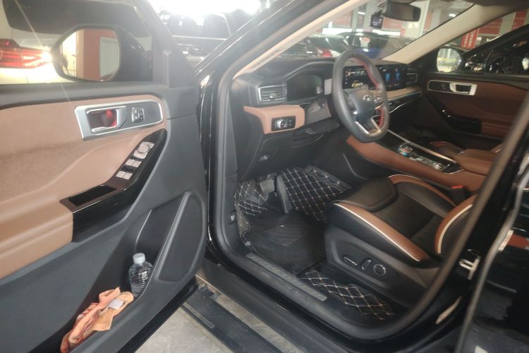 福特 探险者 2023款 EcoBoost 285 四驱钛金版 7座中控内饰7003