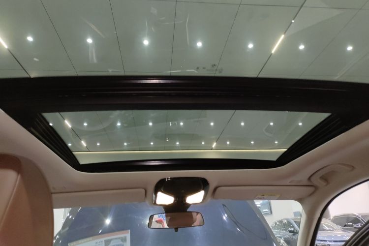 宝马3系 2023款 325Li M运动套装中控内饰22