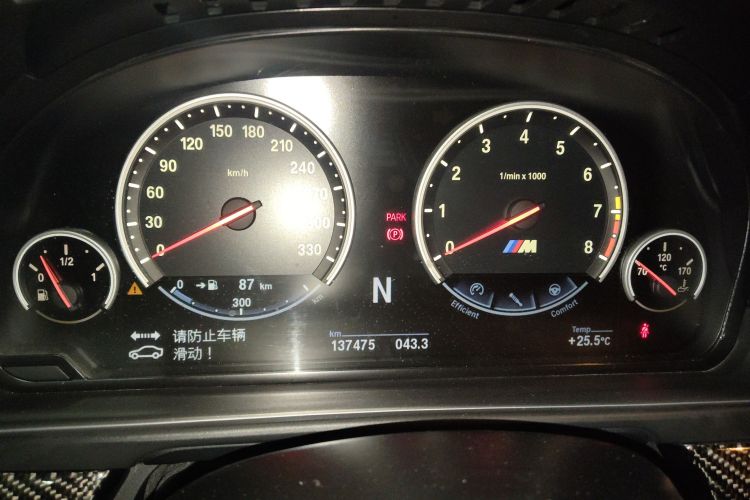 宝马M5 2012款 M5中控内饰14