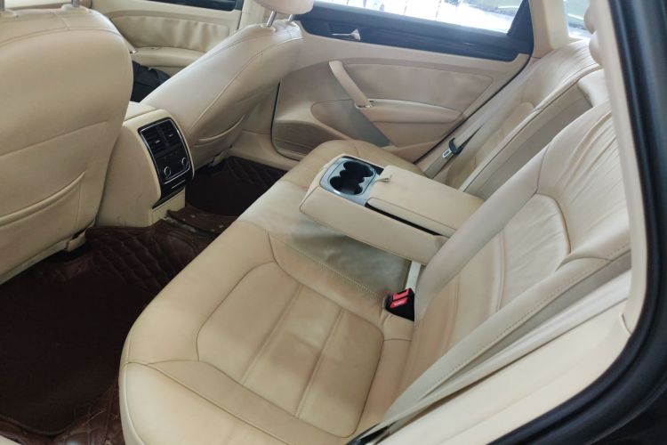 大众 帕萨特 2014款 1.8TSI DSG尊荣导航版中控内饰7004