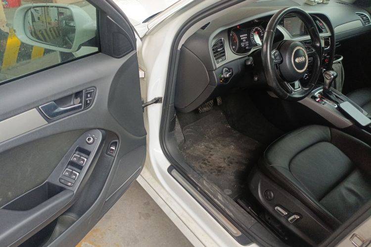奥迪A4L 2015款 35 TFSI 自动标准型中控内饰7003