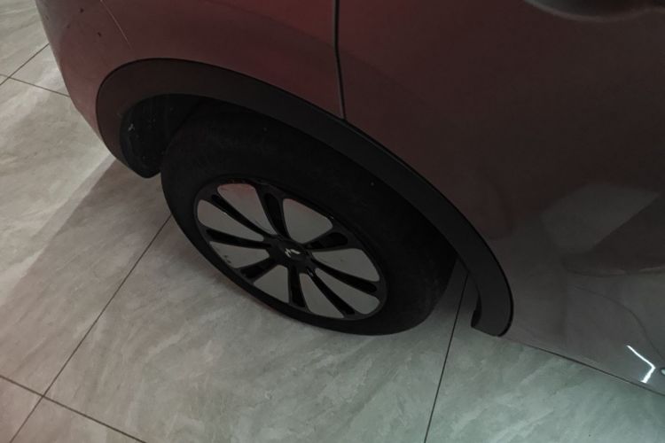 五菱汽车 五菱缤果 2023款 333km 灵犀互联款车身外观56