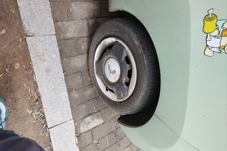 五菱汽车 宏光MINIEV 2021款 马卡龙臻享款 磷酸铁锂车身外观10