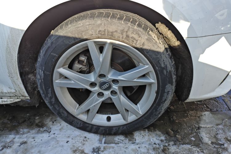 奥迪A4L 2018款 30周年年型 40 TFSI 进取型车身外观10