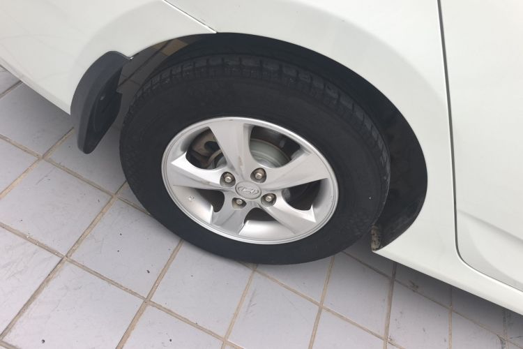 现代 瑞纳 2016款 1.4L 手动智能型GLS车身外观6008