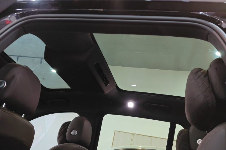 理想汽车 理想L8 2023款 Air中控内饰22